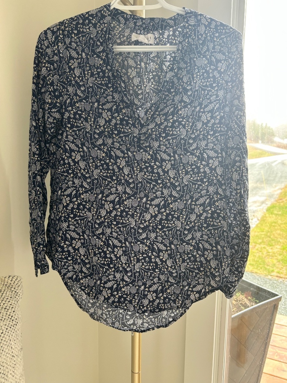 Blouse - Picture 2 of 3